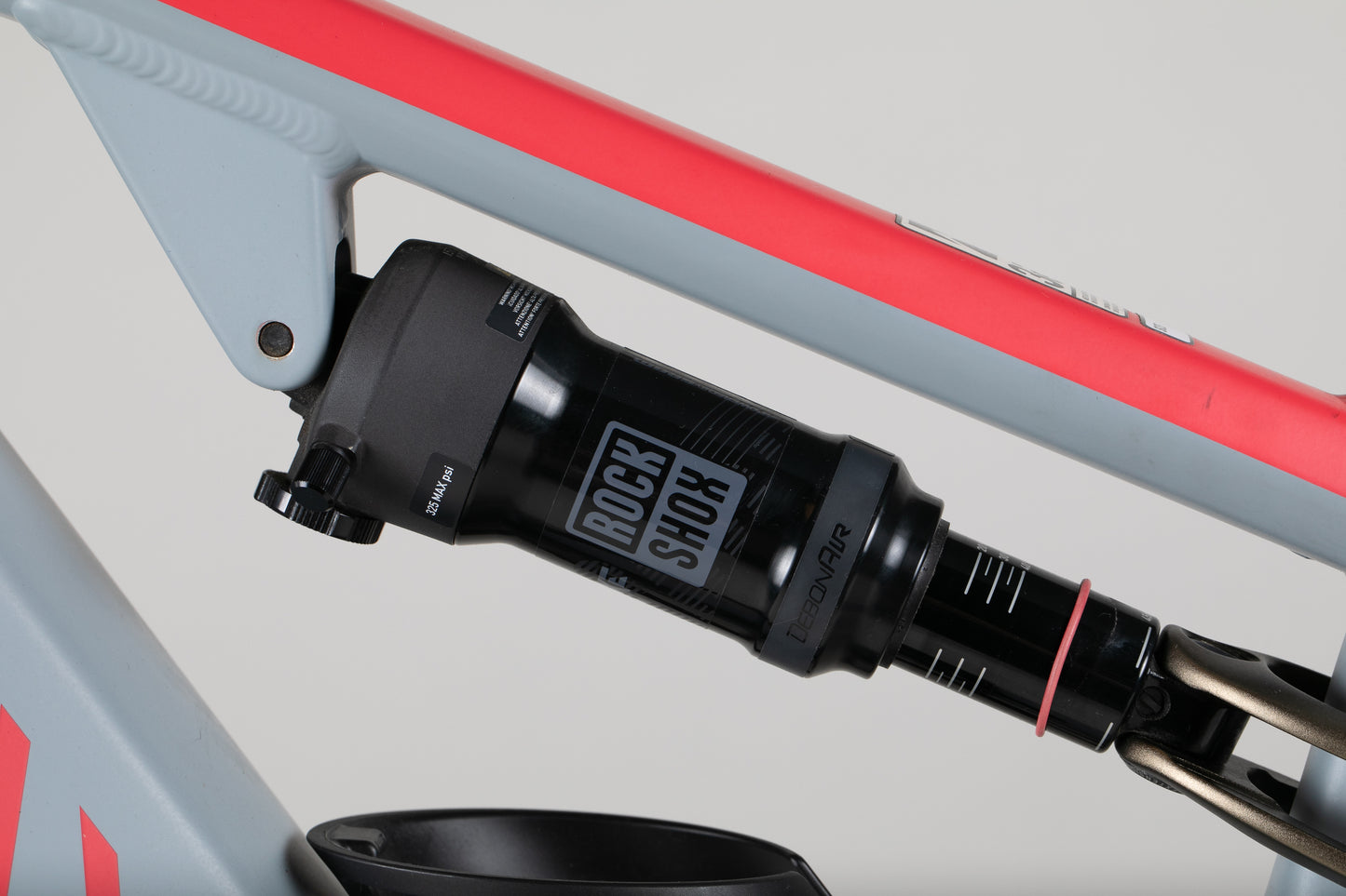 Canyon Neuron on 8 wmn - käytetty sähköpyörä 159–173 cm ajajalle