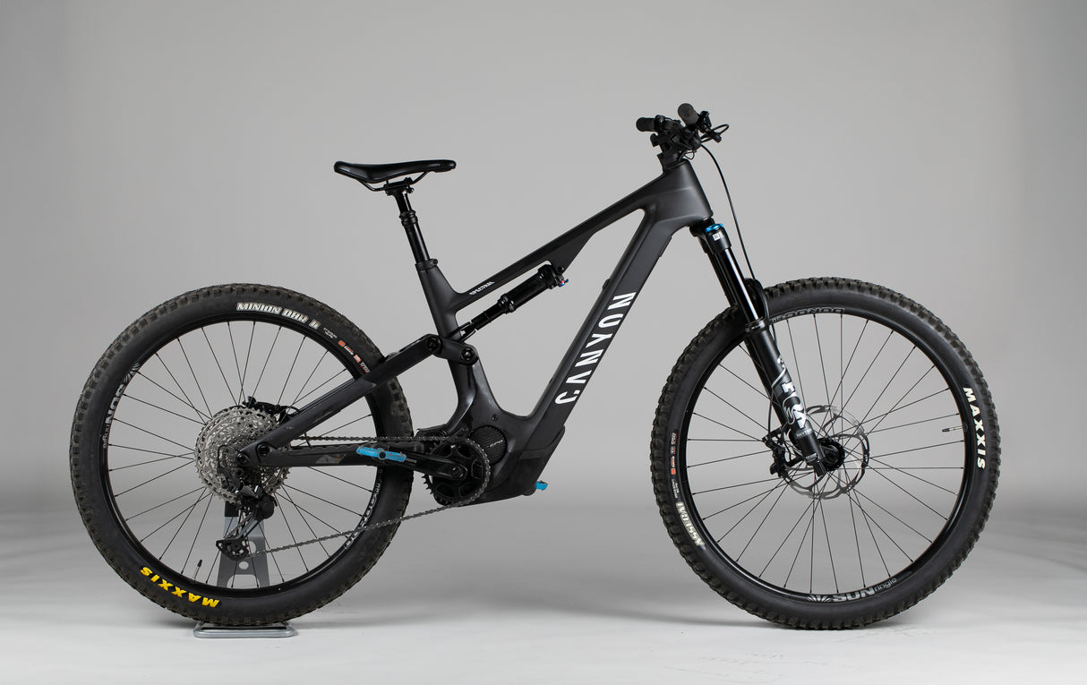 Canyon Spectral:ON CF 8.0 - käytetty sähköpyörä 171-184 cm ajajalle