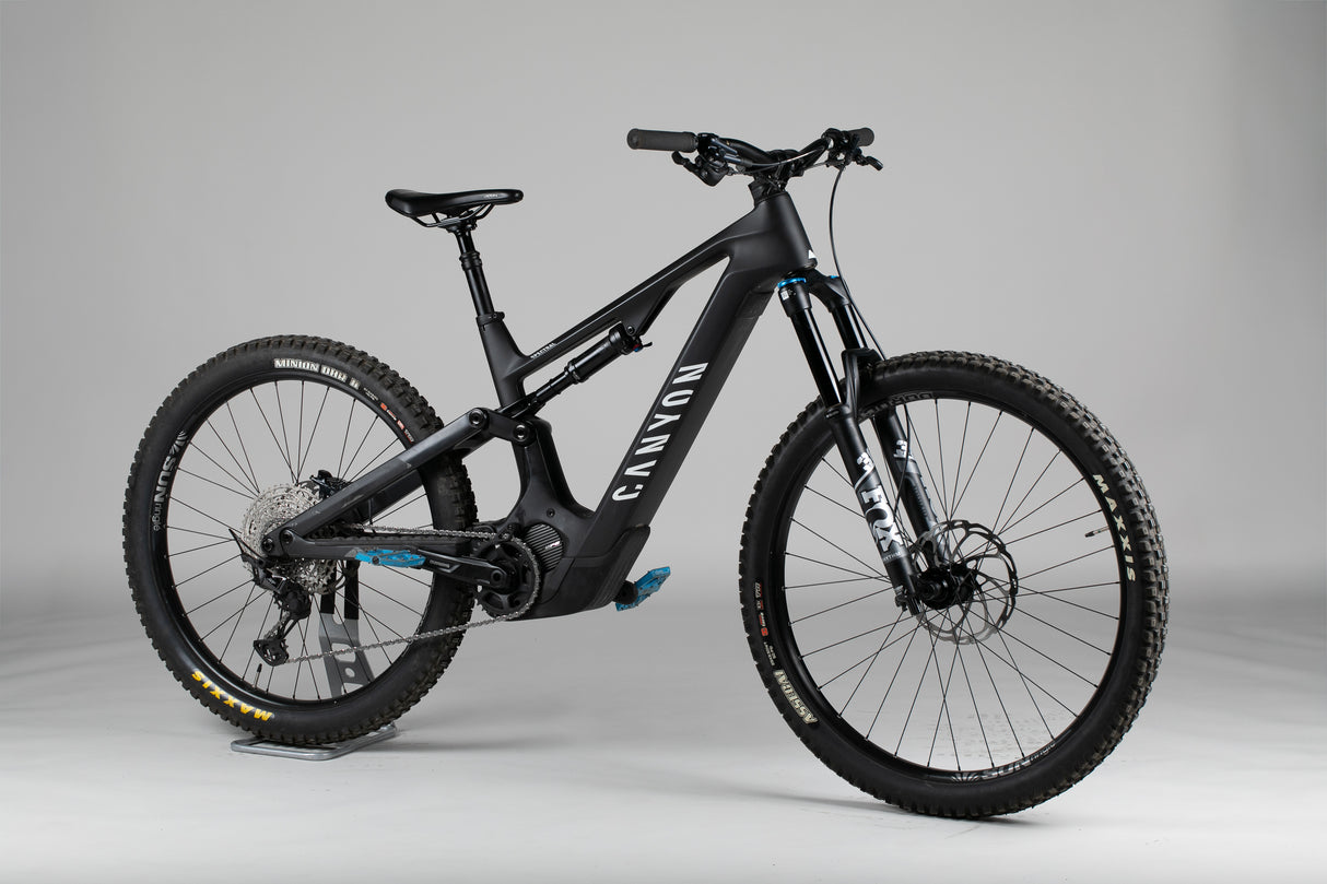 Canyon Spectral:ON CF 8.0 - käytetty sähköpyörä 171-184 cm ajajalle