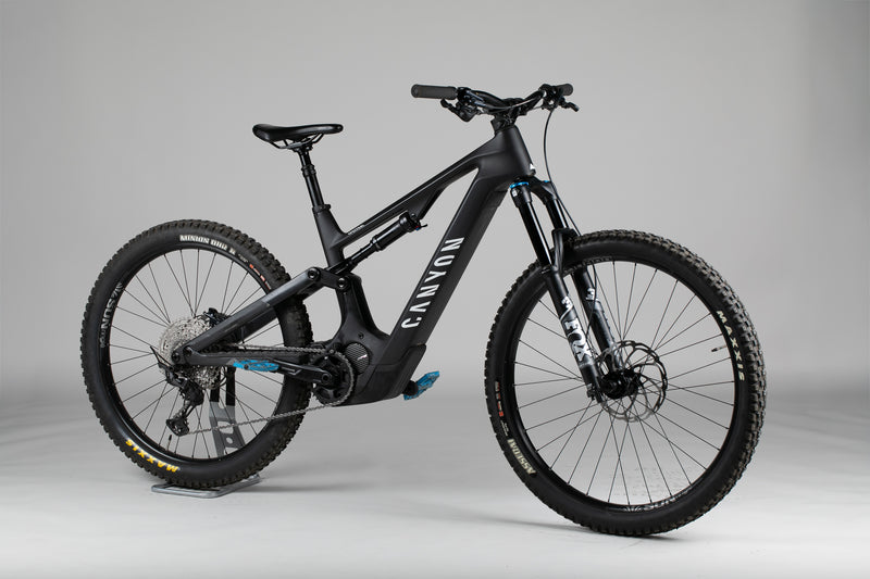 Canyon Spectral:ON CF 8.0 - käytetty sähköpyörä 171-184 cm ajajalle