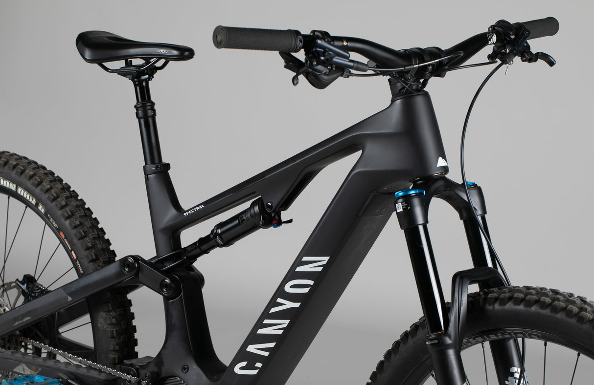 Canyon Spectral:ON CF 8.0 - käytetty sähköpyörä 171-184 cm ajajalle