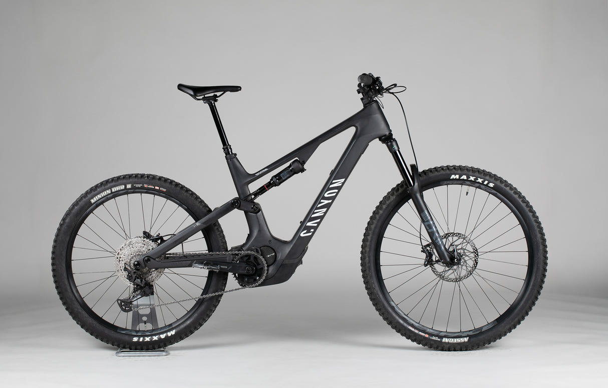 Canyon Spectral:On Cf 7 - käytetty sähköpyörä 177-187 cm ajajalle