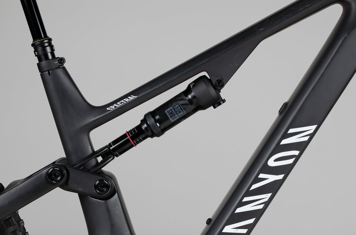 Canyon Spectral:On Cf 7 - käytetty sähköpyörä 177-187 cm ajajalle