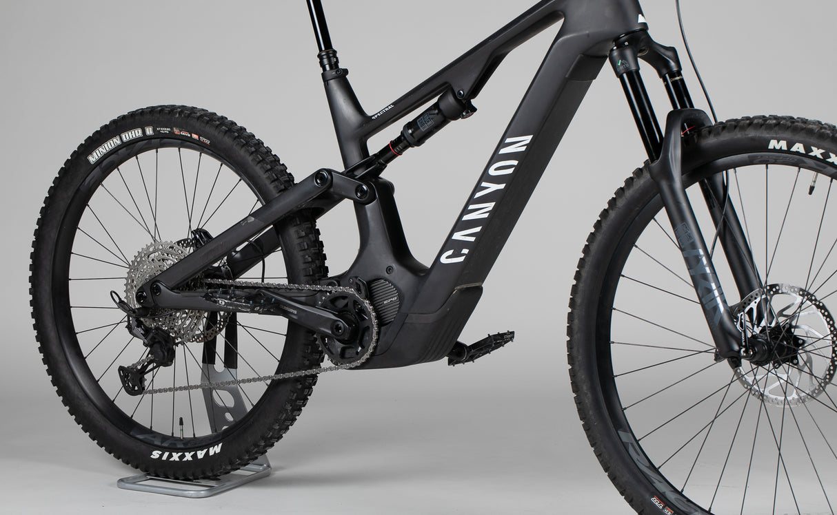 Canyon Spectral:On Cf 7 - käytetty sähköpyörä 177-187 cm ajajalle