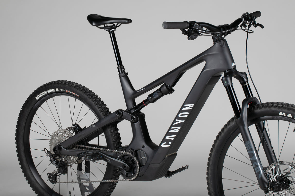 Canyon Spectral:On Cf 7 - käytetty sähköpyörä 177-187 cm ajajalle