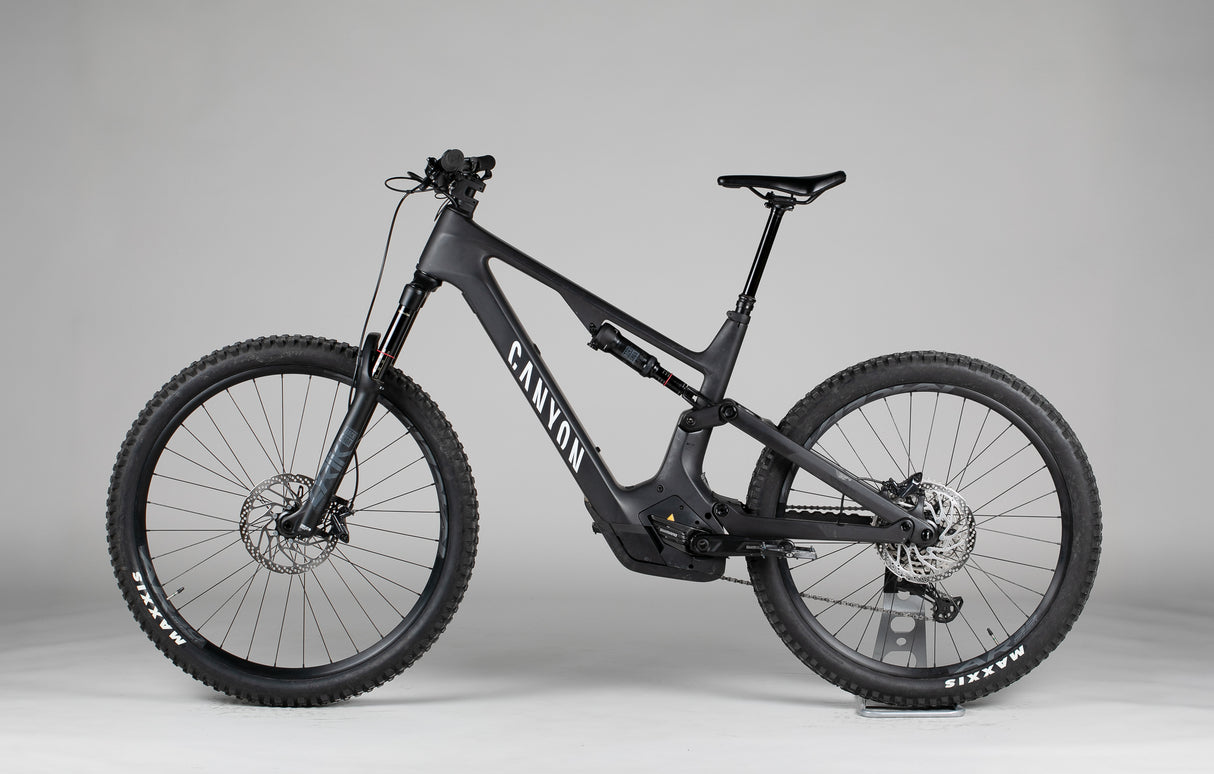 Canyon Spectral:On Cf 7 - käytetty sähköpyörä 177-187 cm ajajalle