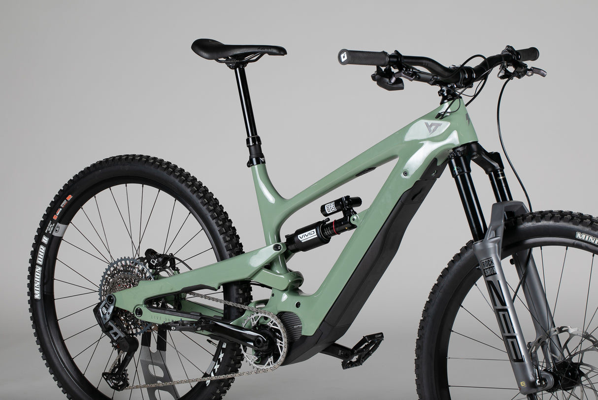 YT Industries Decoy CORE 4 29 - käytetty sähköpyörä 172-182 cm ajajalle