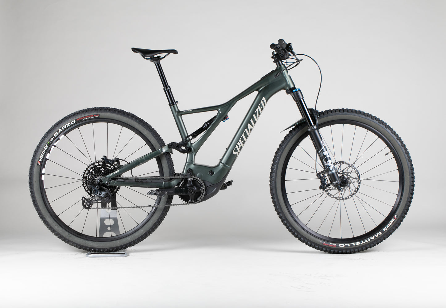 Specialized Turbo Levo - käytetty sähköpyörä 178-193 cm ajajalle