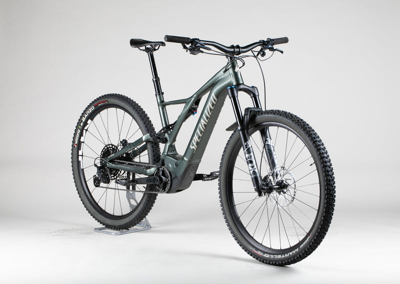 Specialized Turbo Levo - käytetty sähköpyörä 178-193 cm ajajalle