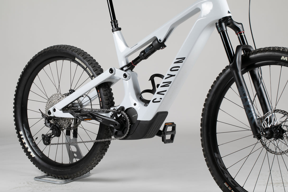 Canyon Spectral:On Cf 7 - käytetty sähköpyörä 186-198 cm ajajalle