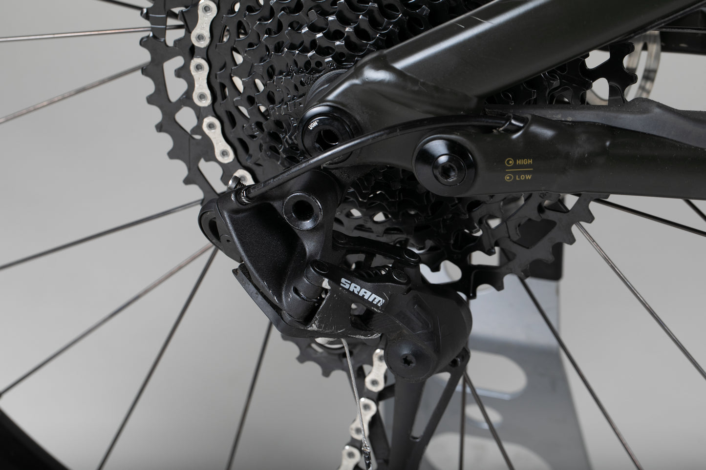 SPECIALIZED Turbo Levo Alloy - käytetty sähköpyörä 178-193 cm ajajalle