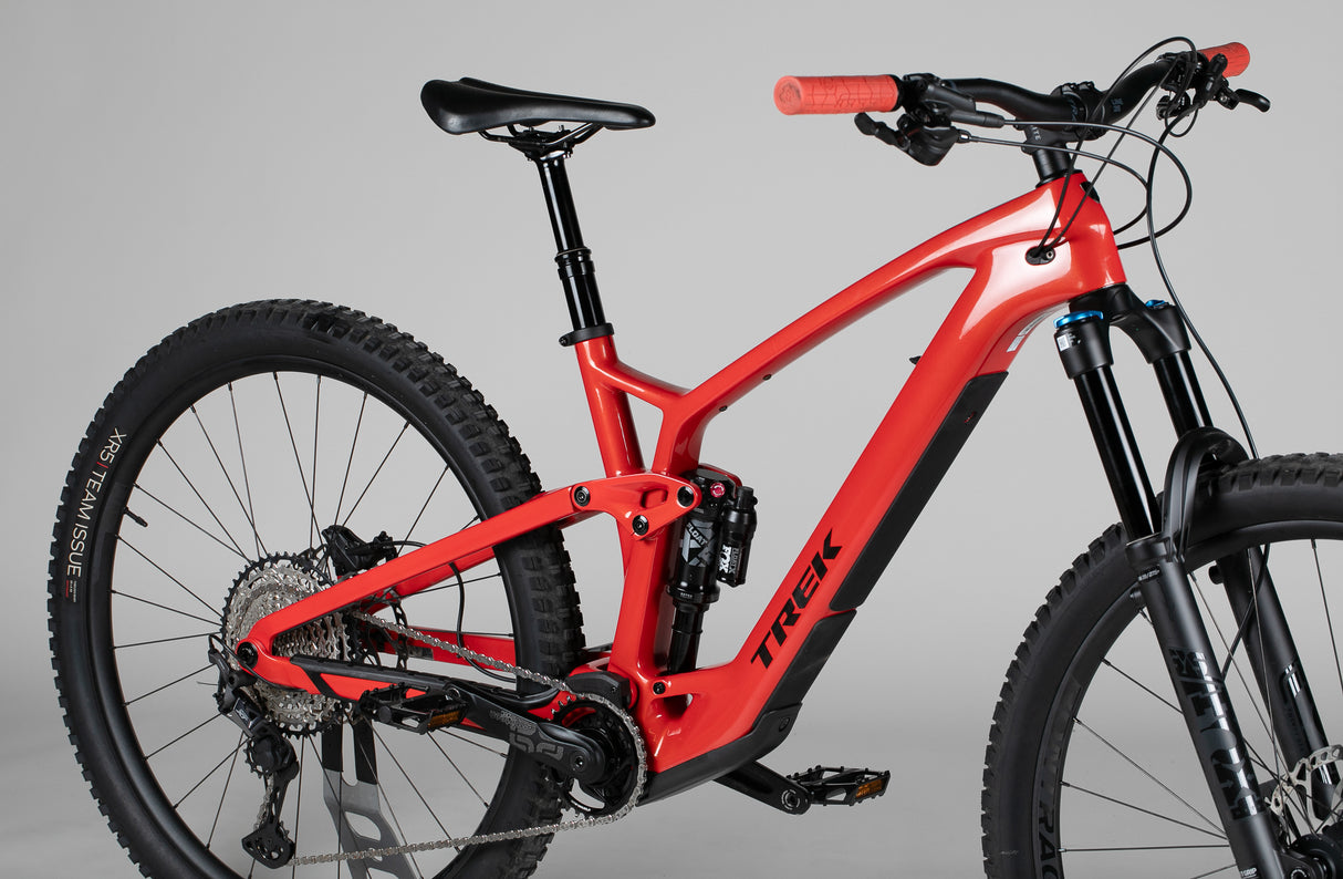 Trek Fuel Exe 9.7 - käytetty sähköpyörä 177-188 cm ajajalle